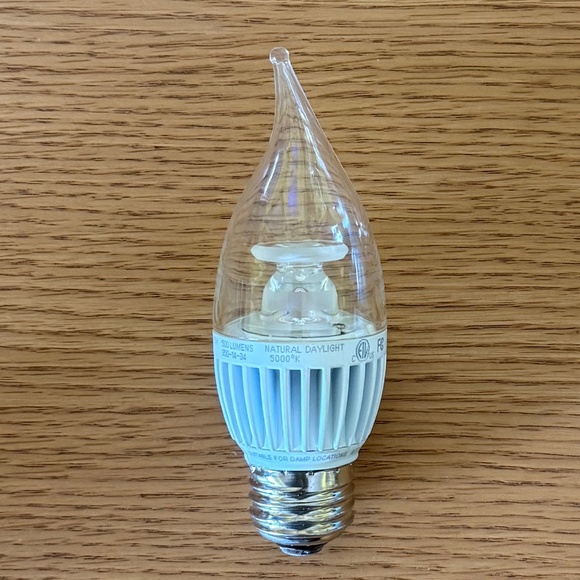 Feit Electric - LED Bulb - Clear Flame Tip - Picture 1 of 2